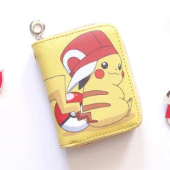 Süßes Pokémon Portemonnaie Mit Pikachu Aufdruck In Verschiedenen Motiven 19 Süßes Pokémon Portemonnaie Mit Pikachu Aufdruck In Verschiedenen Motiven -Pkm.store-verkäufe Se87622ef7132472788033fd94d704027P
