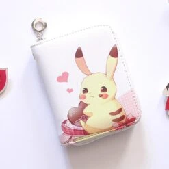 Süßes Pokémon Portemonnaie Mit Pikachu Aufdruck In Verschiedenen Motiven 17 Süßes Pokémon Portemonnaie Mit Pikachu Aufdruck In Verschiedenen Motiven -Pkm.store-verkäufe Seefea3a8d0f84481909964e72819ccd0B