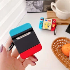 Schutzhülle Im Nintendo Switch-Style Für Apple AirPods 1, 2, 3 Und Pro Kopfhörer 9 Schutzhülle Im Nintendo Switch-Style Für Apple AirPods 1, 2, 3 Und Pro Kopfhörer -Pkm.store-verkäufe product image 1951063068