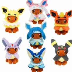 Eevee Plüsch Mit Poncho - Umbreon, Espeon, Jolteon, Vaporeon, Sylveon, Flareon (ca. 20cm)